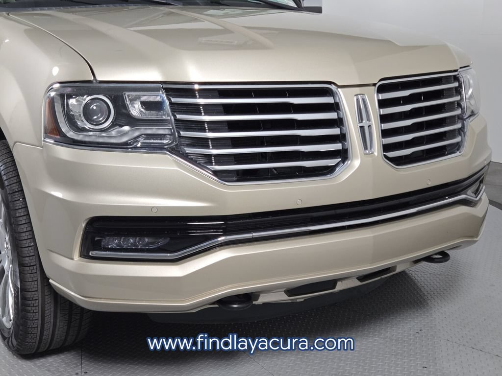 Used 2017 Lincoln Navigator Select RWD image 11