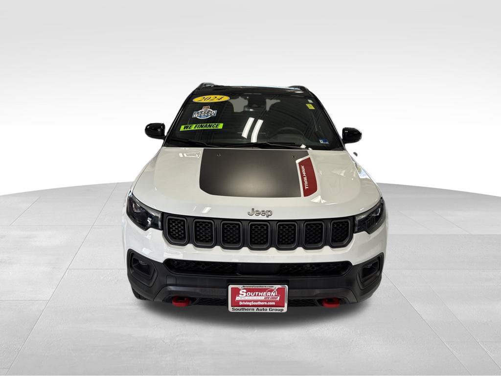 Used 2024 Jeep Compass Trailhawk w/ Trailhawk Elite Group AWD/4WD image 13