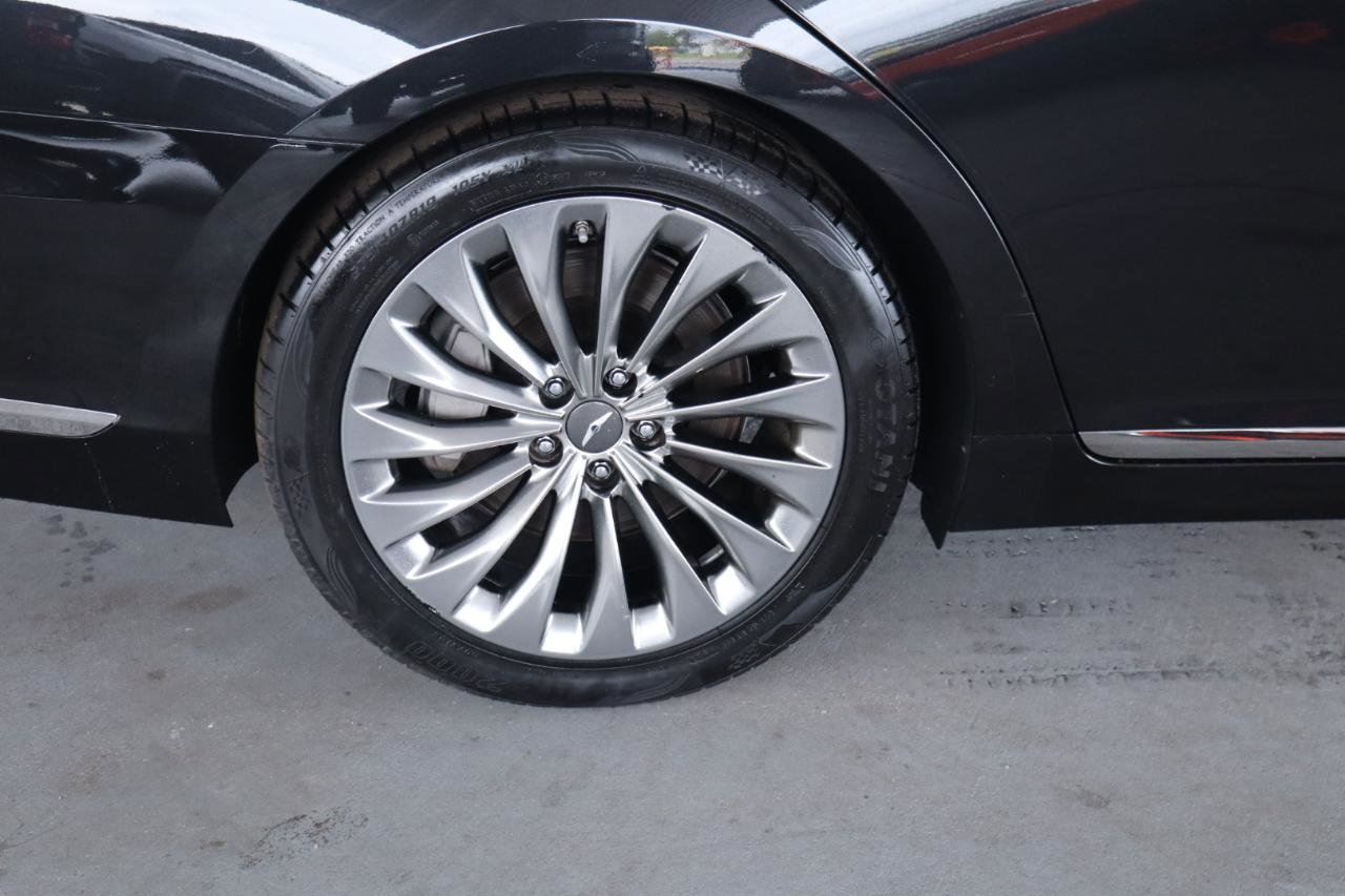 Used 2018 Genesis G90 3.3T Premium RWD image 5