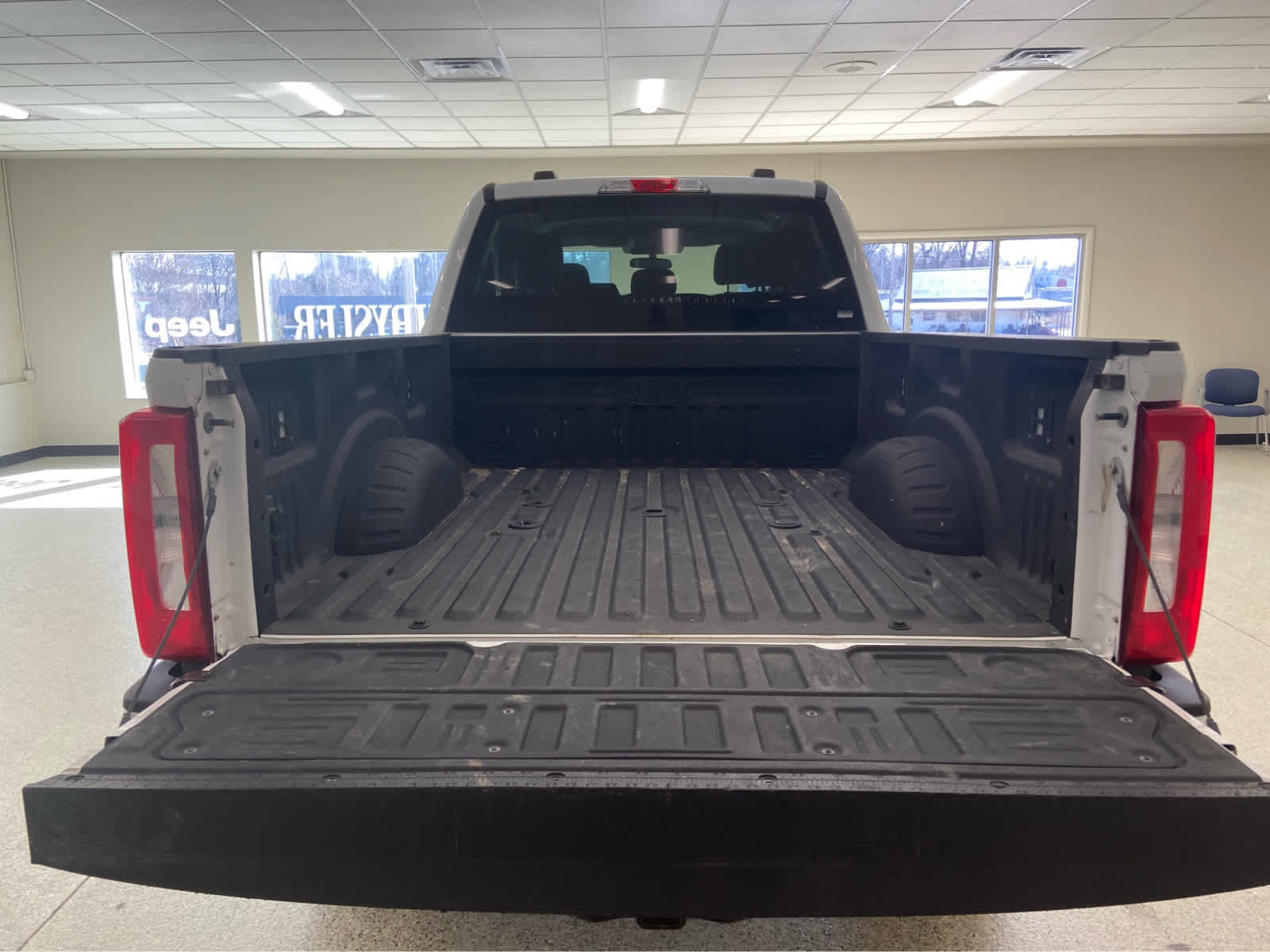 Used 2024 Ford F350 XLT image 9