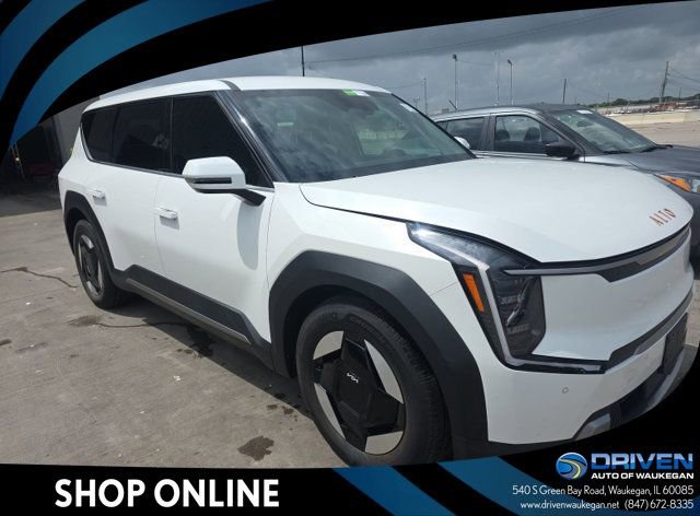 Used 2024 Kia EV9 Light Long Range RWD image 1