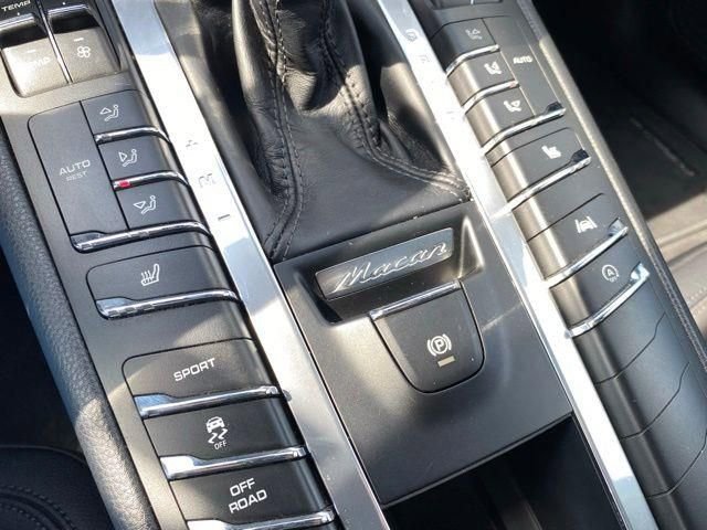 Used 2019 Porsche Macan AWD/4WD image 38