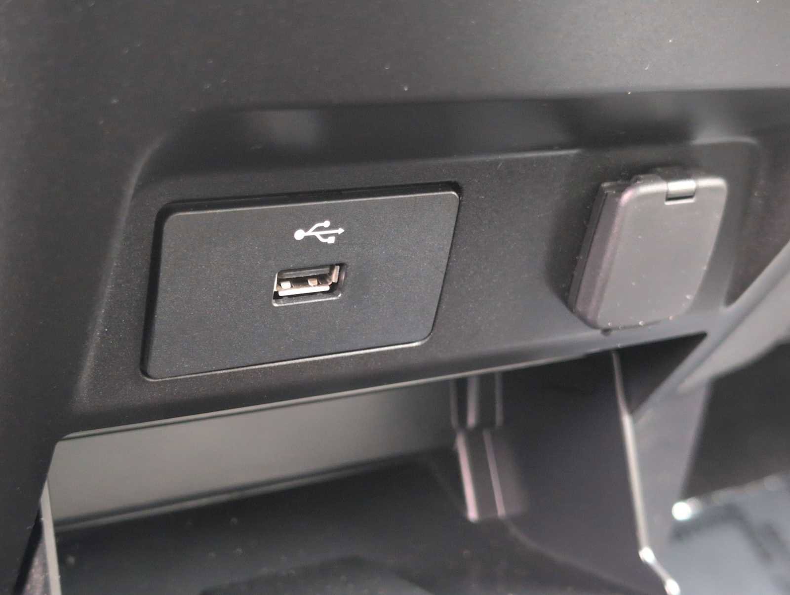 Used 2016 Ford F150 XLT image 26
