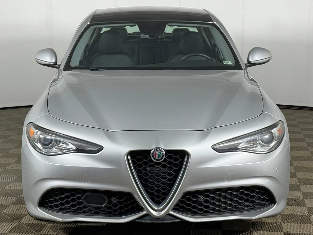 Used 2018 Alfa Romeo Giulia AWD image 11