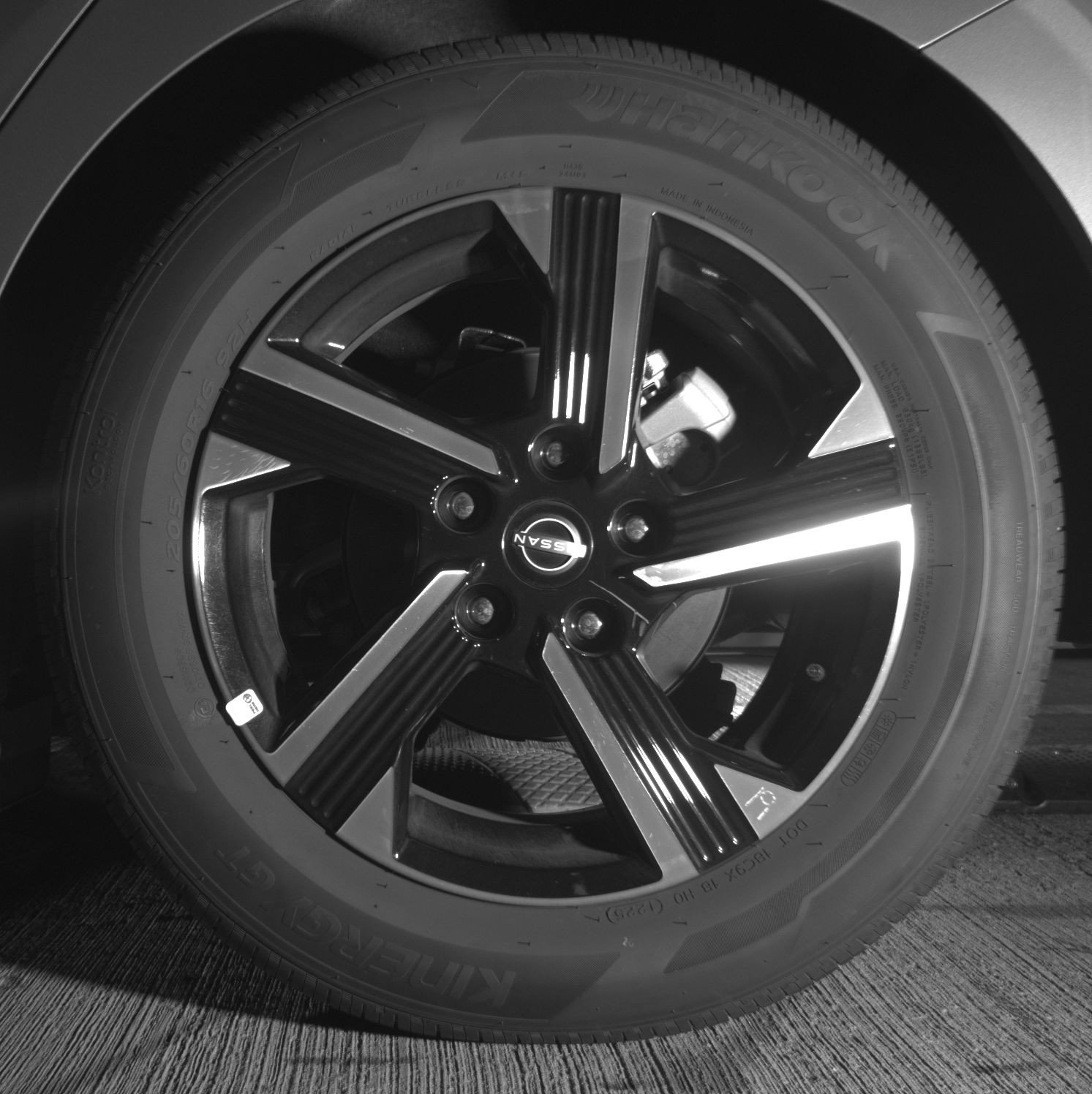 Used 2025 Nissan Sentra SV FWD image 14