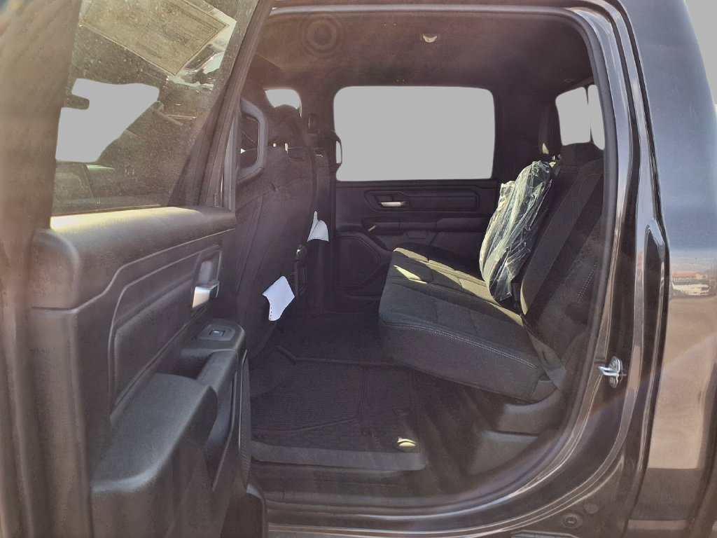New 2026 RAM 1500 Express AWD/4WD image 23
