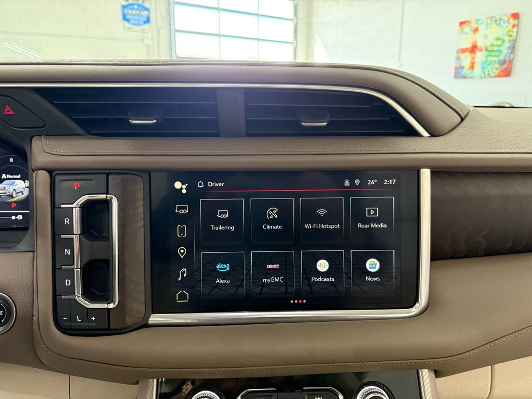 Used 2024 GMC Yukon XL Denali w/ Advanced Technology Package image 32