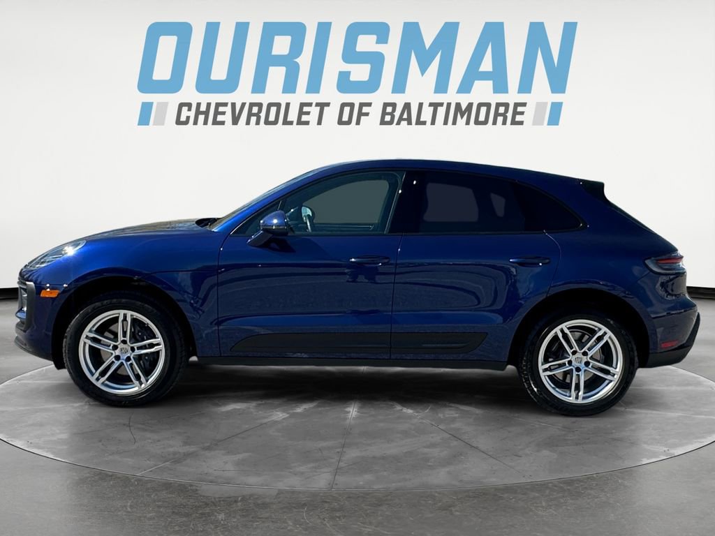 Used 2024 Porsche Macan image 3