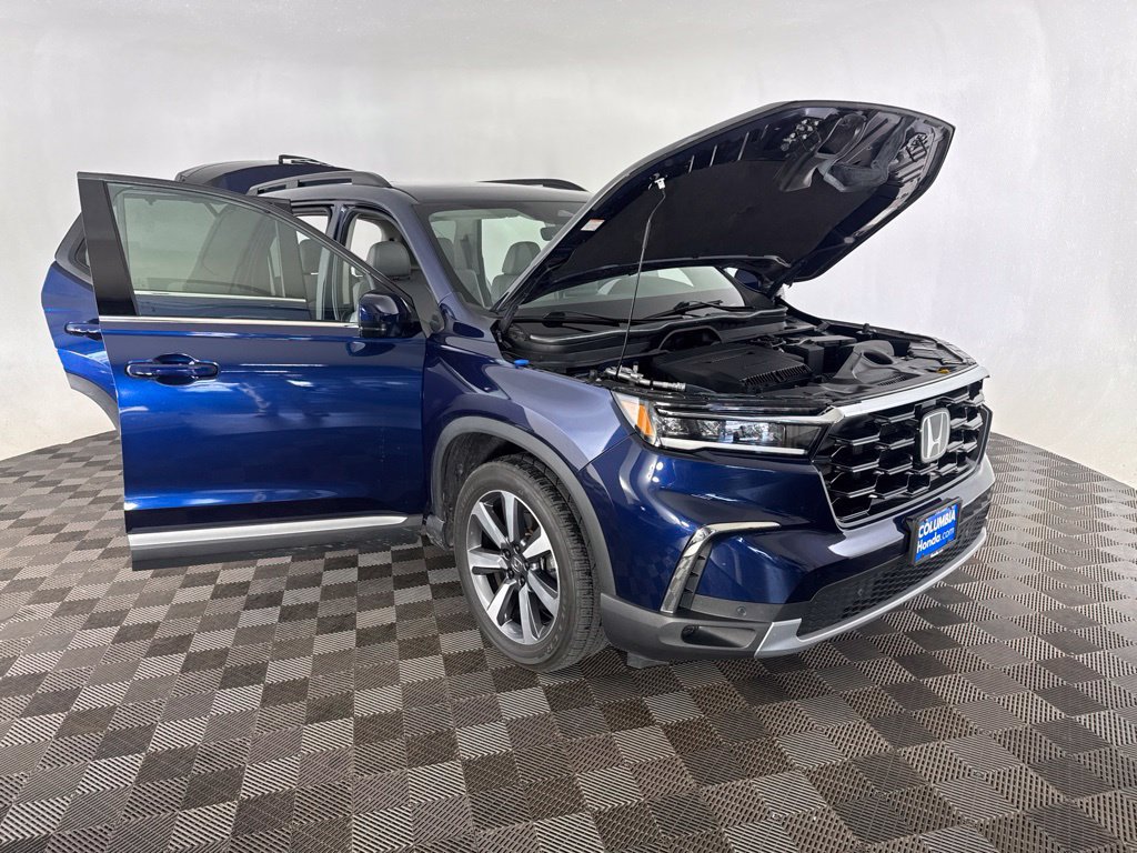 Certified 2025 Honda Pilot Touring image 19