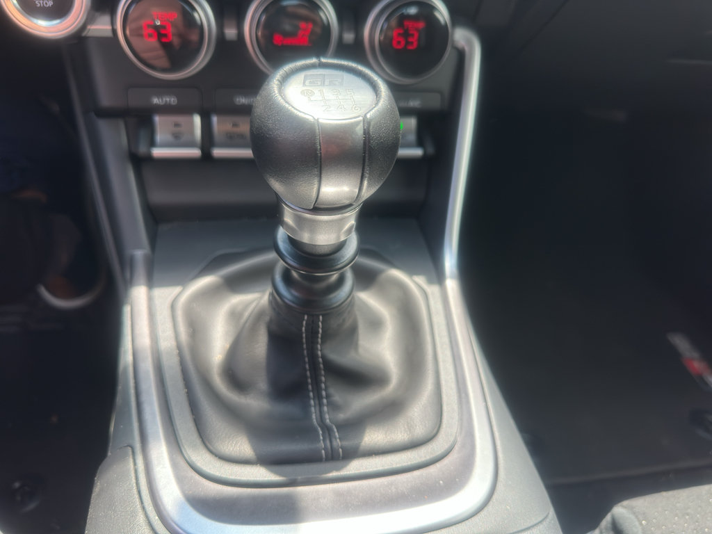 Used 2024 Toyota GR86 Premium RWD image 12