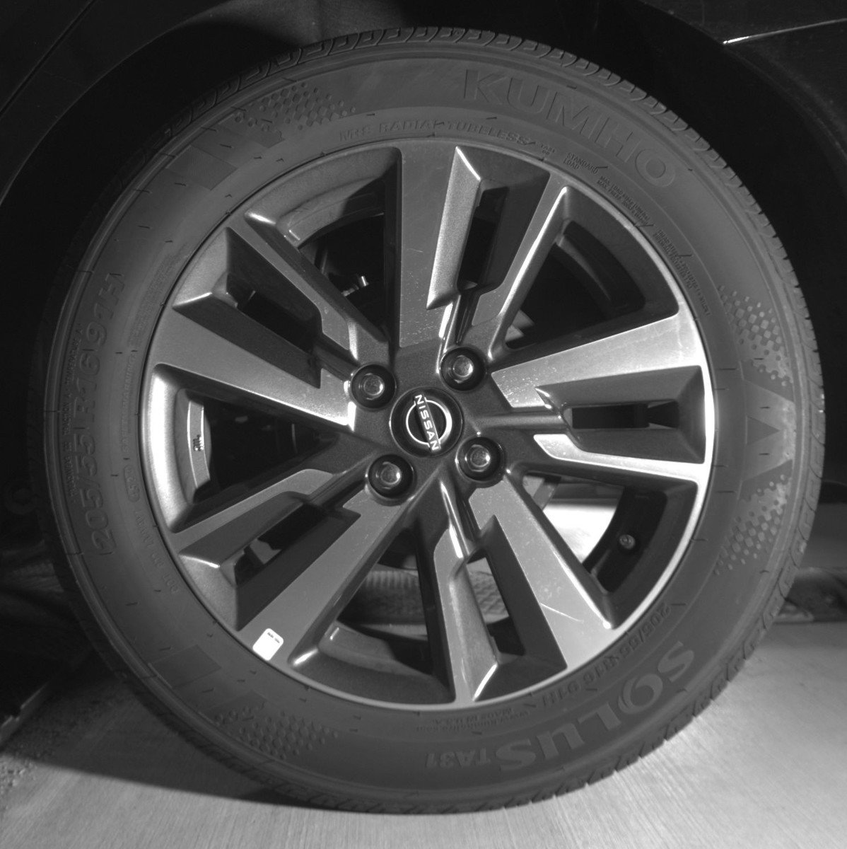 Used 2025 Nissan Versa SV image 14