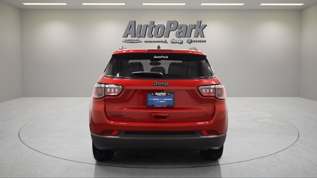 Used 2026 Jeep Compass Latitude AWD/4WD image 10