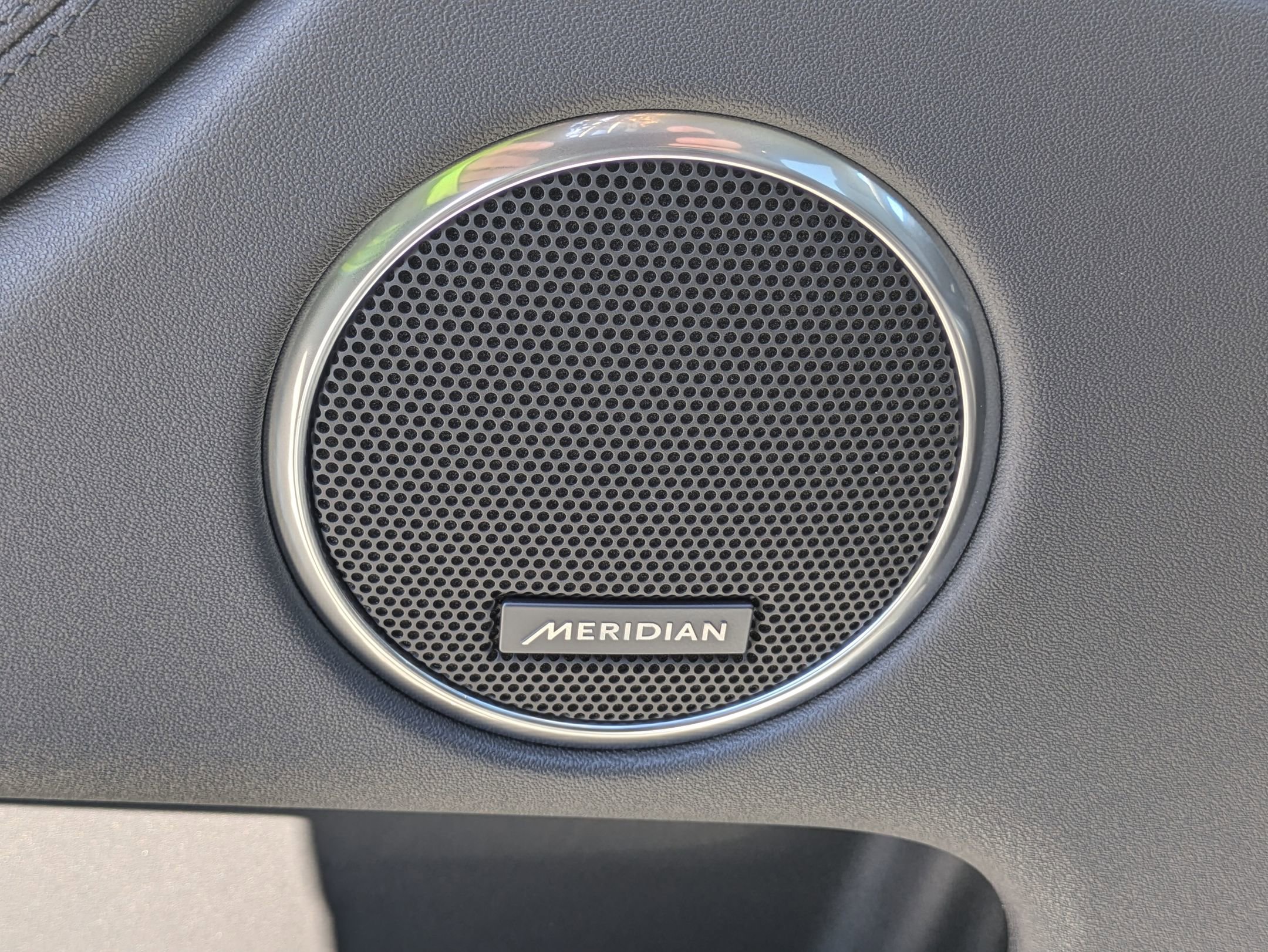 New 2025 Land Rover Discovery Sport S image 22