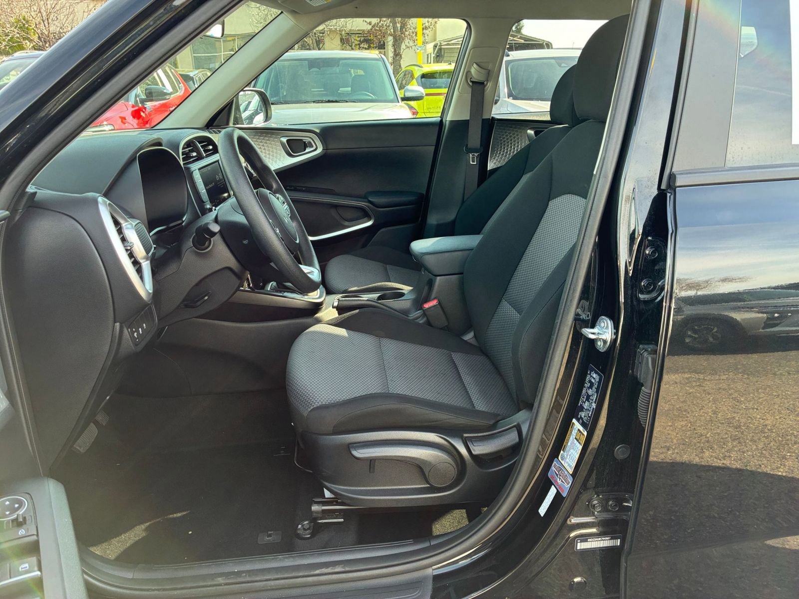 Used 2025 Kia Soul LX w/ LX Technology Package image 24