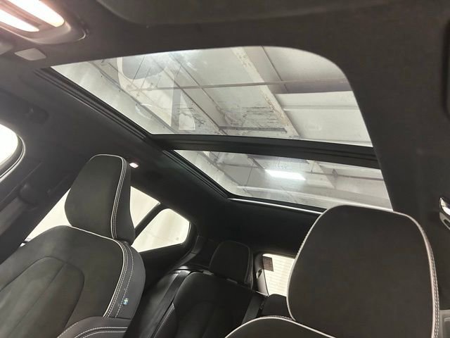 Used 2023 Volvo XC40 Recharge Ultimate image 23