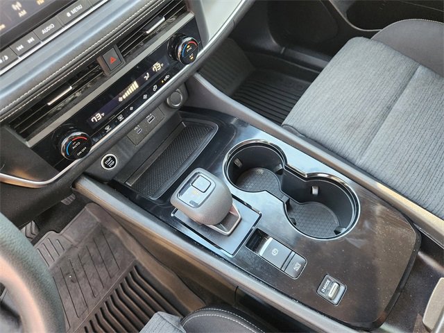 Used 2023 Nissan Rogue SV image 19