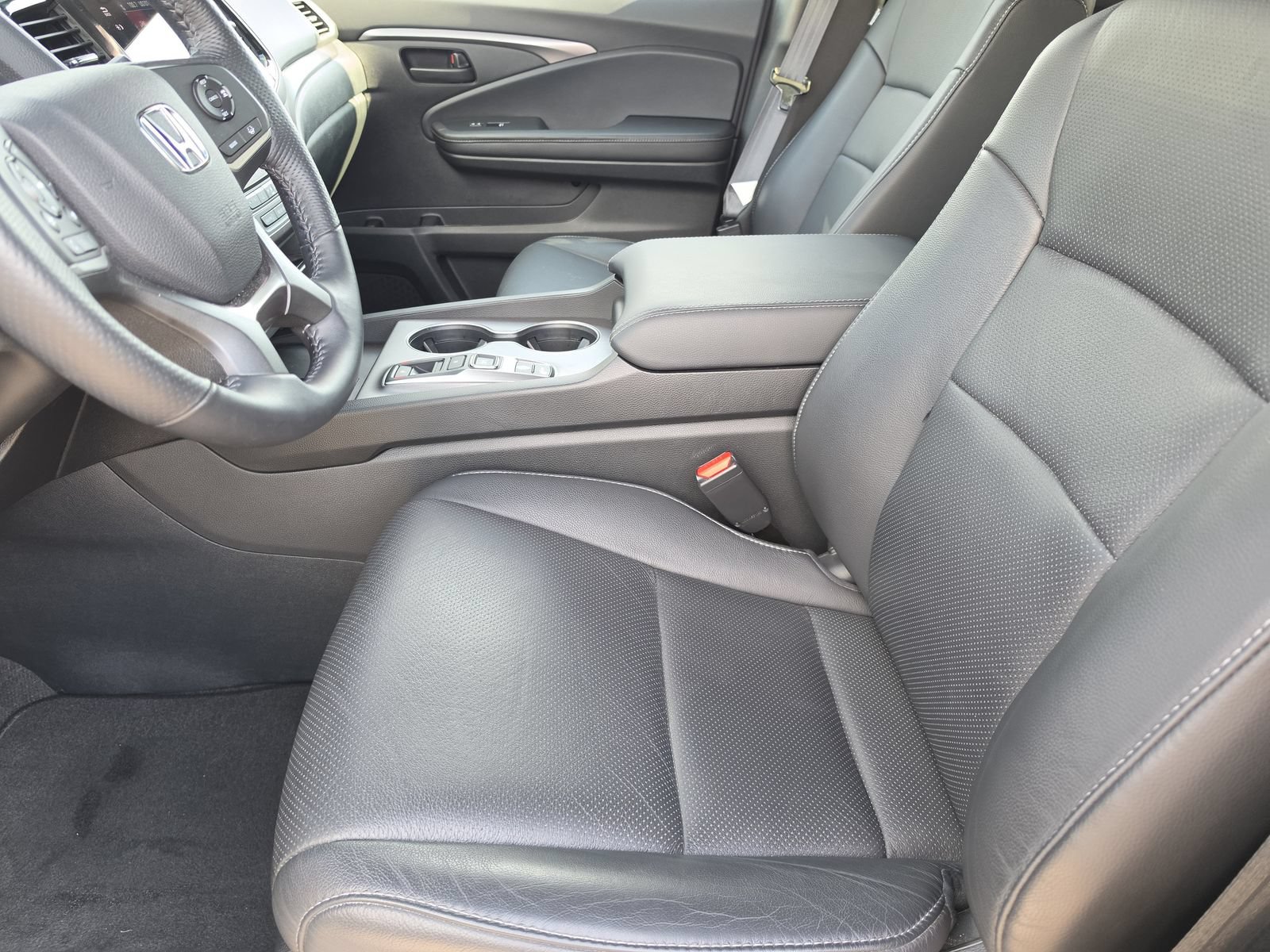 Used 2024 Honda Passport EX-L image 12