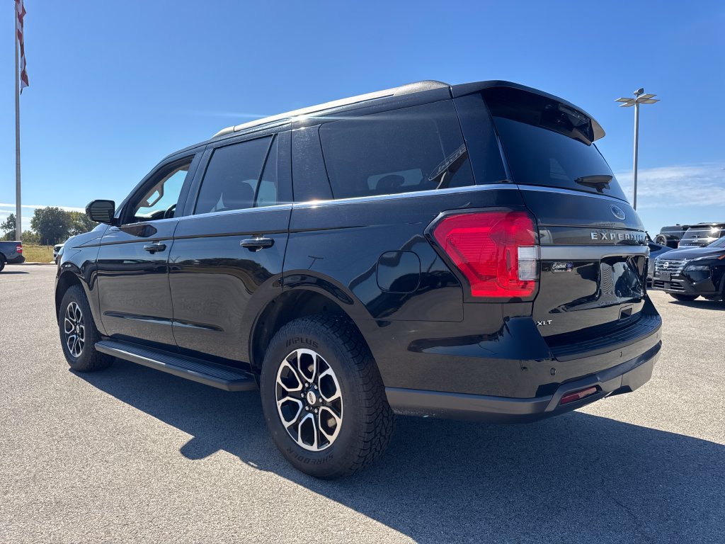 Used 2024 Ford Expedition XLT AWD/4WD image 4