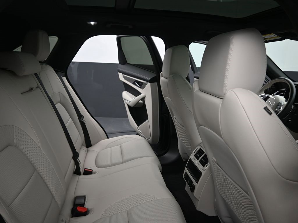 Used 2025 Jaguar F-PACE R-Dynamic S image 13