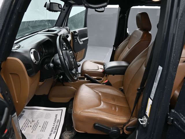 Used 2016 Jeep Wrangler Unlimited Sahara w/ Dual Top Group AWD/4WD image 12