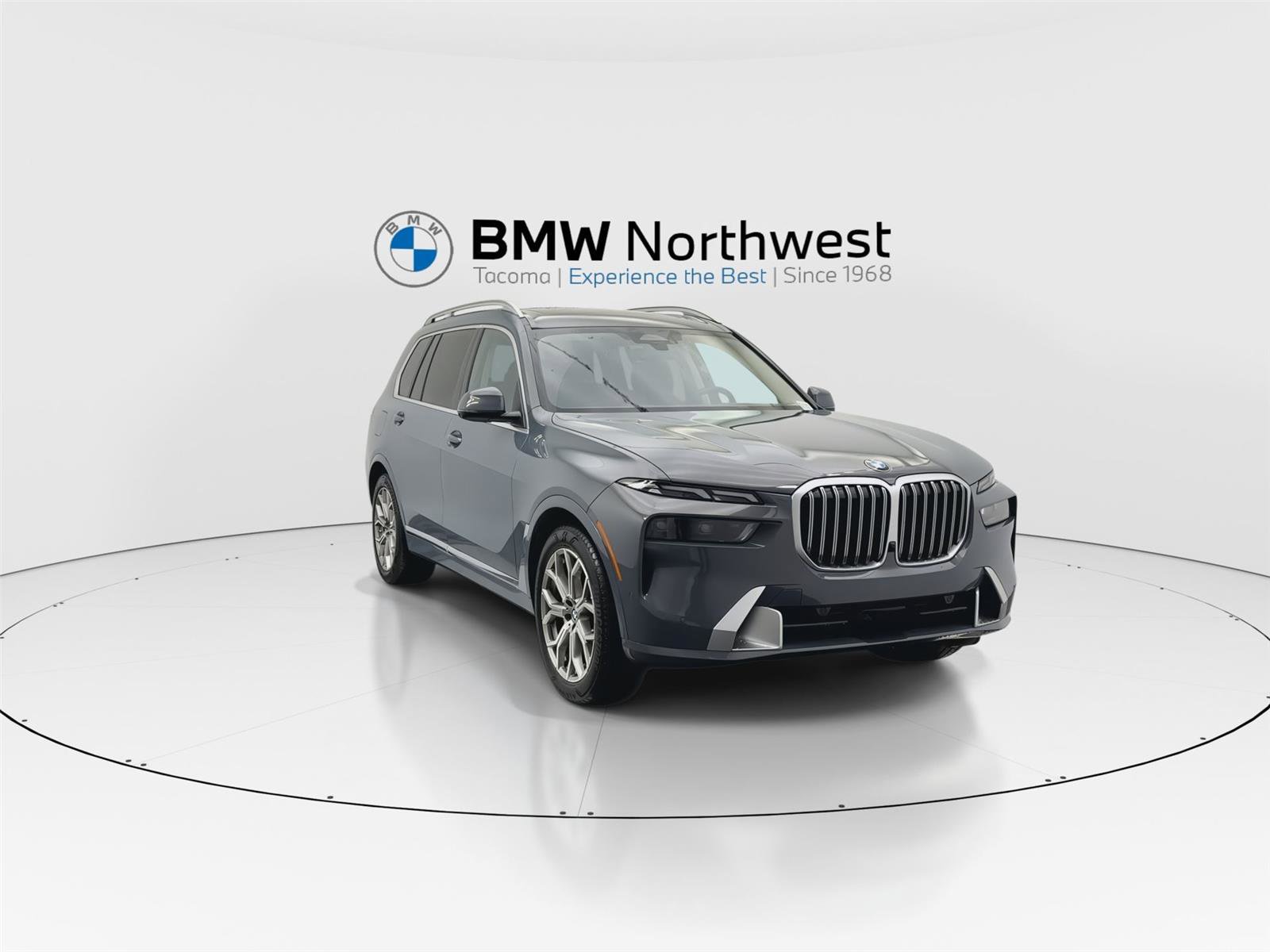 Used 2025 BMW X7 xDrive40i w/ Climate Comfort Package image 9