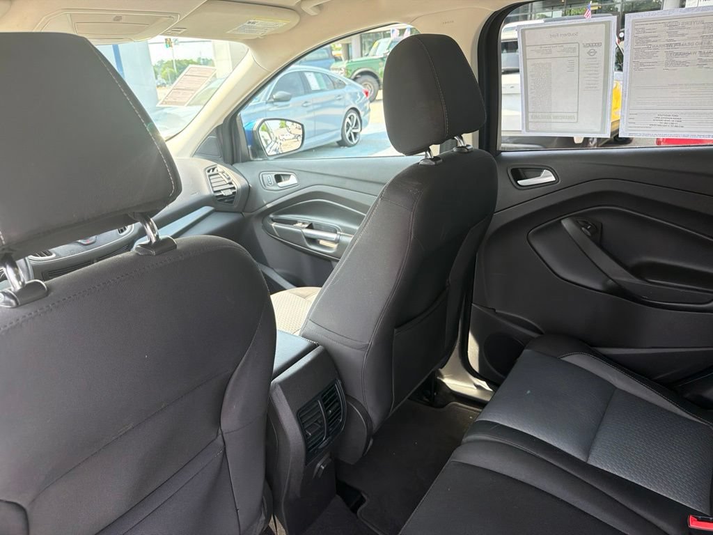 Used 2017 Ford Escape SE FWD image 25
