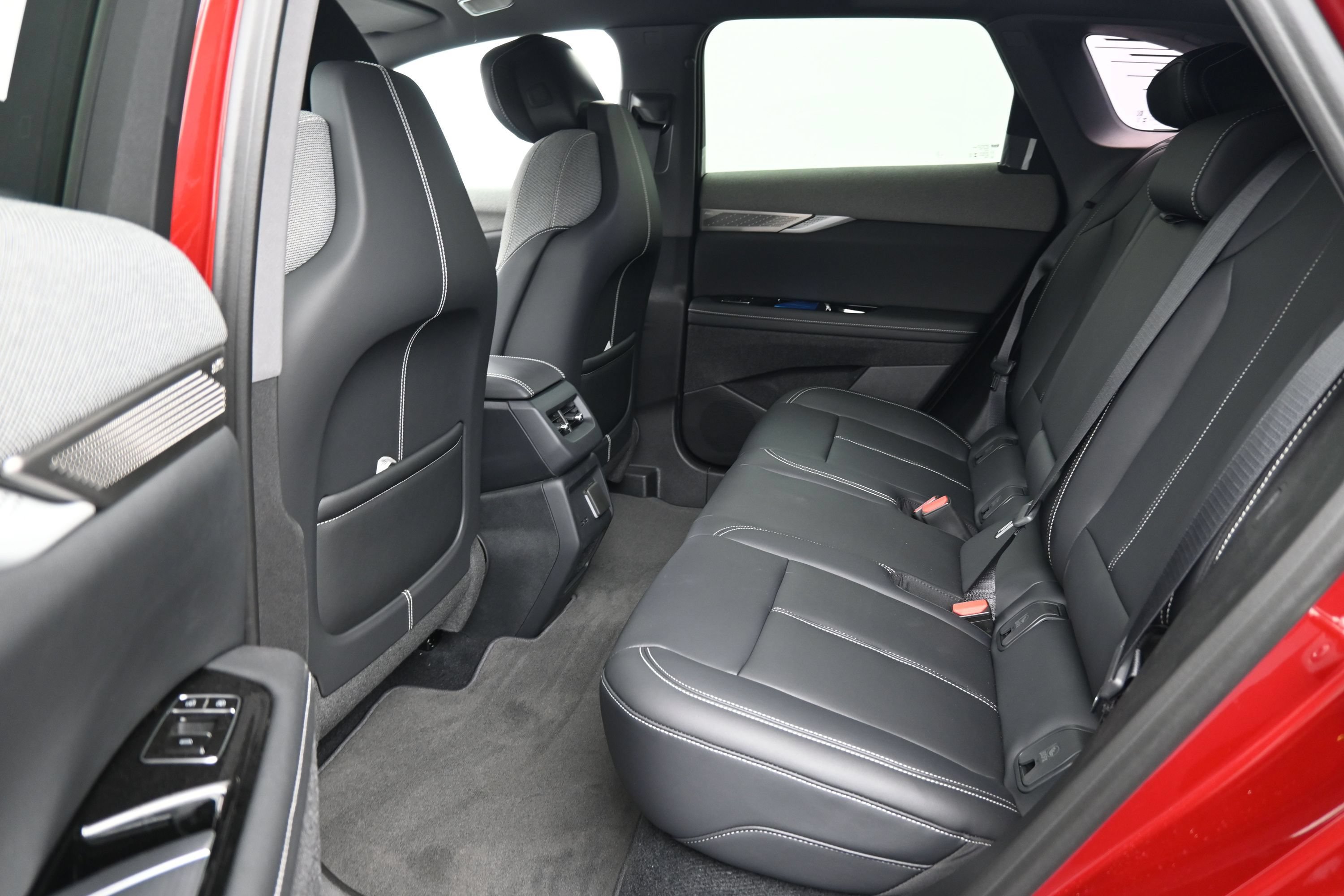 New 2026 Cadillac Optiq Luxury 1 w/ LPO, Floor Liner Package AWD/4WD image 10
