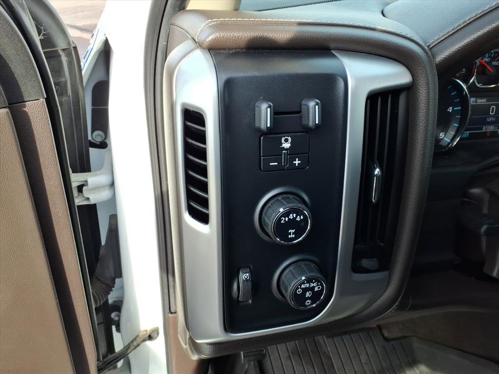 Used 2017 GMC Sierra 3500 SLT w/ Duramax Plus Package image 15