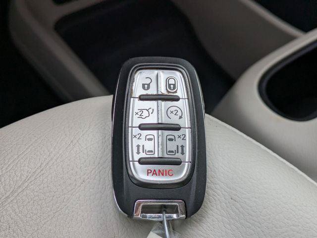 Certified 2020 Chrysler Pacifica Touring-L Plus w/ Tire & Wheel Group FWD image 28