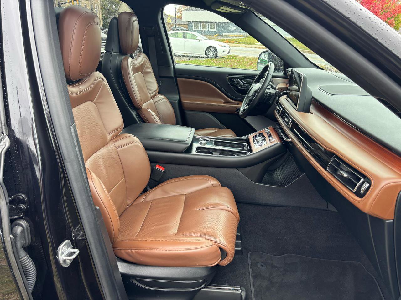 Used 2020 Lincoln Aviator Reserve w/ Equipment Group 202A image 13