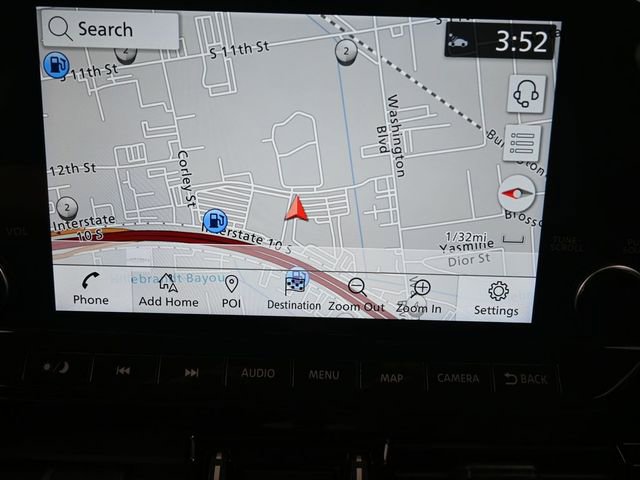 Used 2024 Nissan Pathfinder Platinum image 32