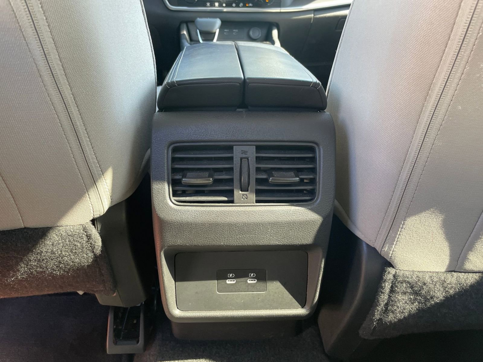 Used 2025 Nissan Rogue SV FWD image 24