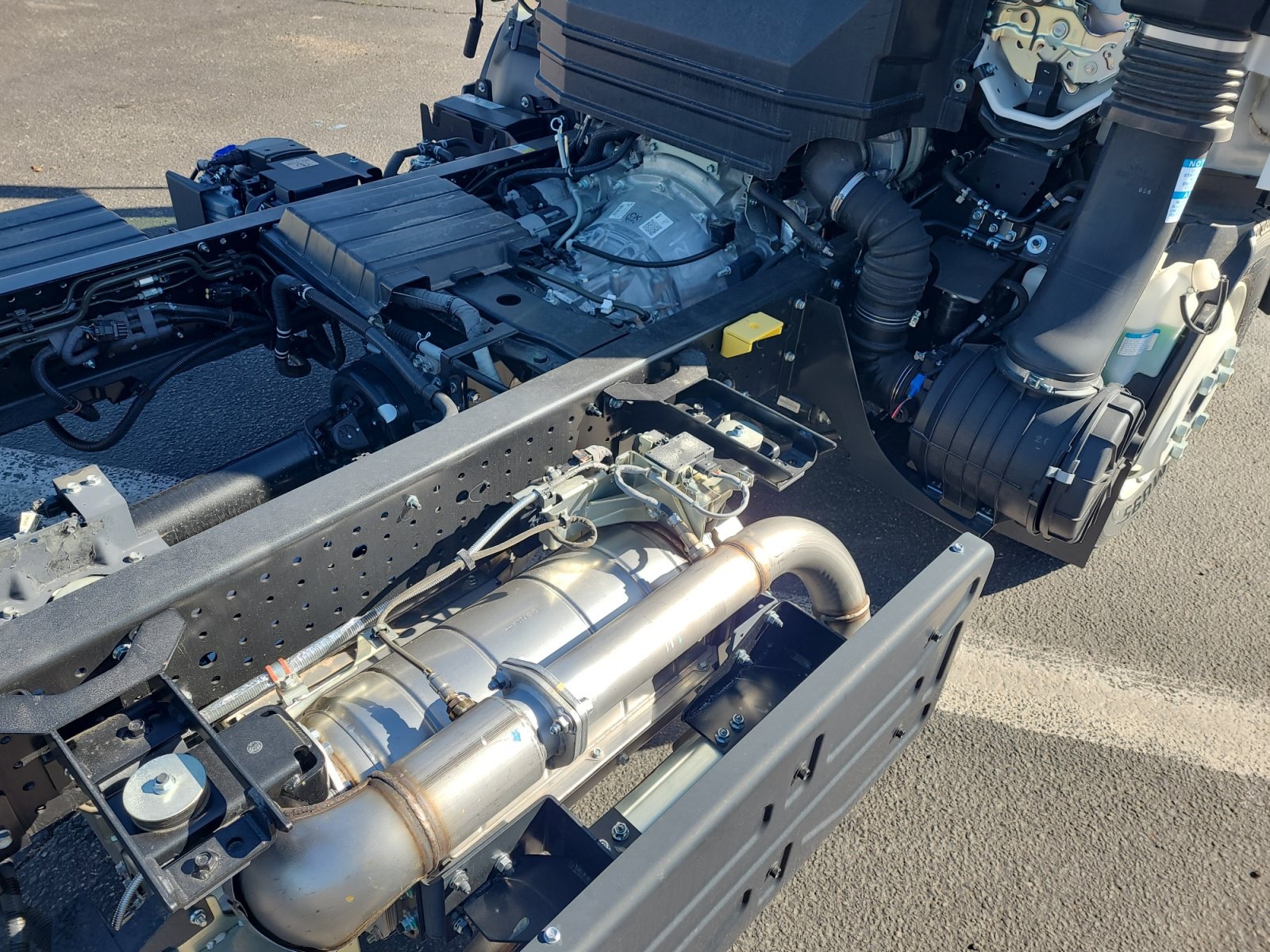 New 2025 Chevrolet Low Cab Forward 5500 XD RWD image 31