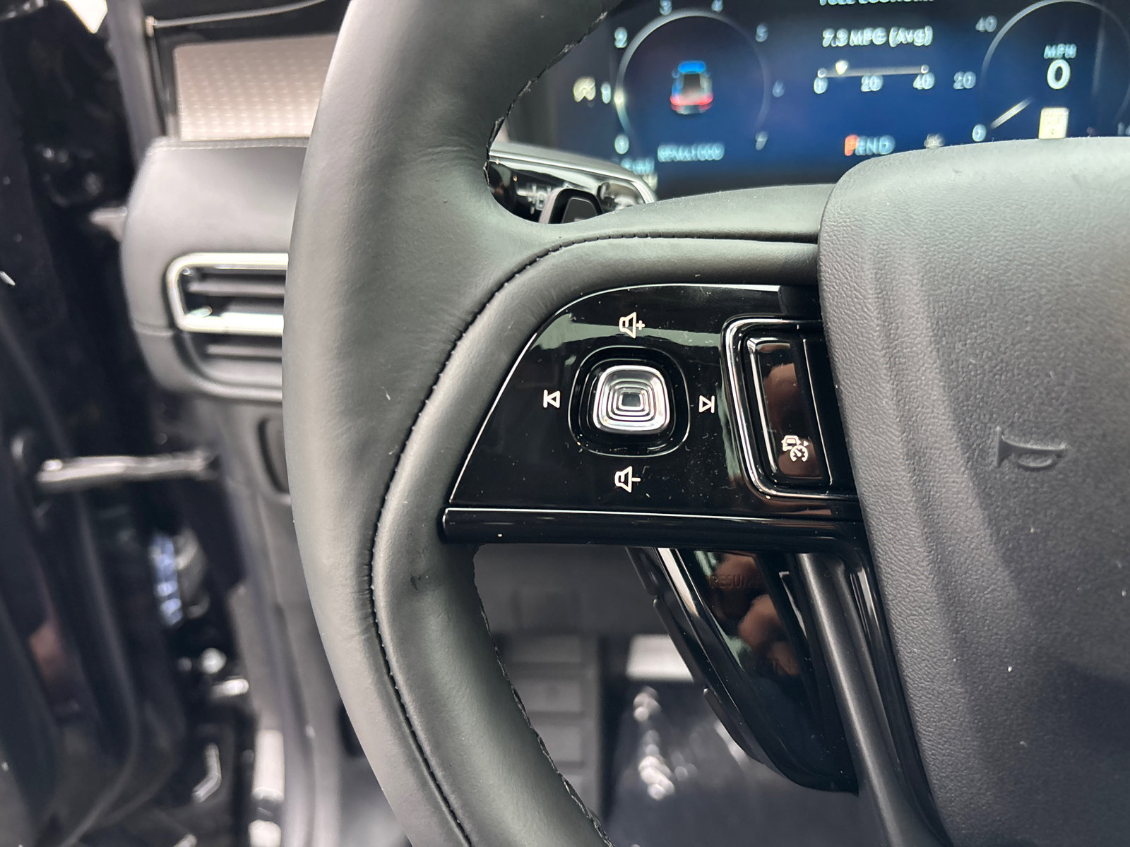 New 2026 Lincoln Corsair Reserve image 17