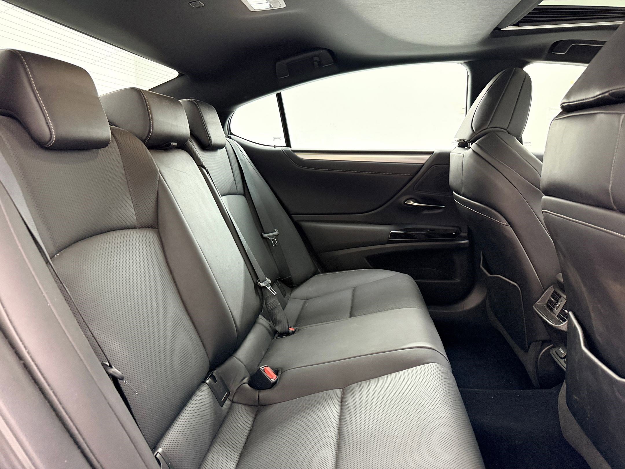 Certified 2022 Lexus ES 350 F Sport w/ Accessory Package FWD image 26