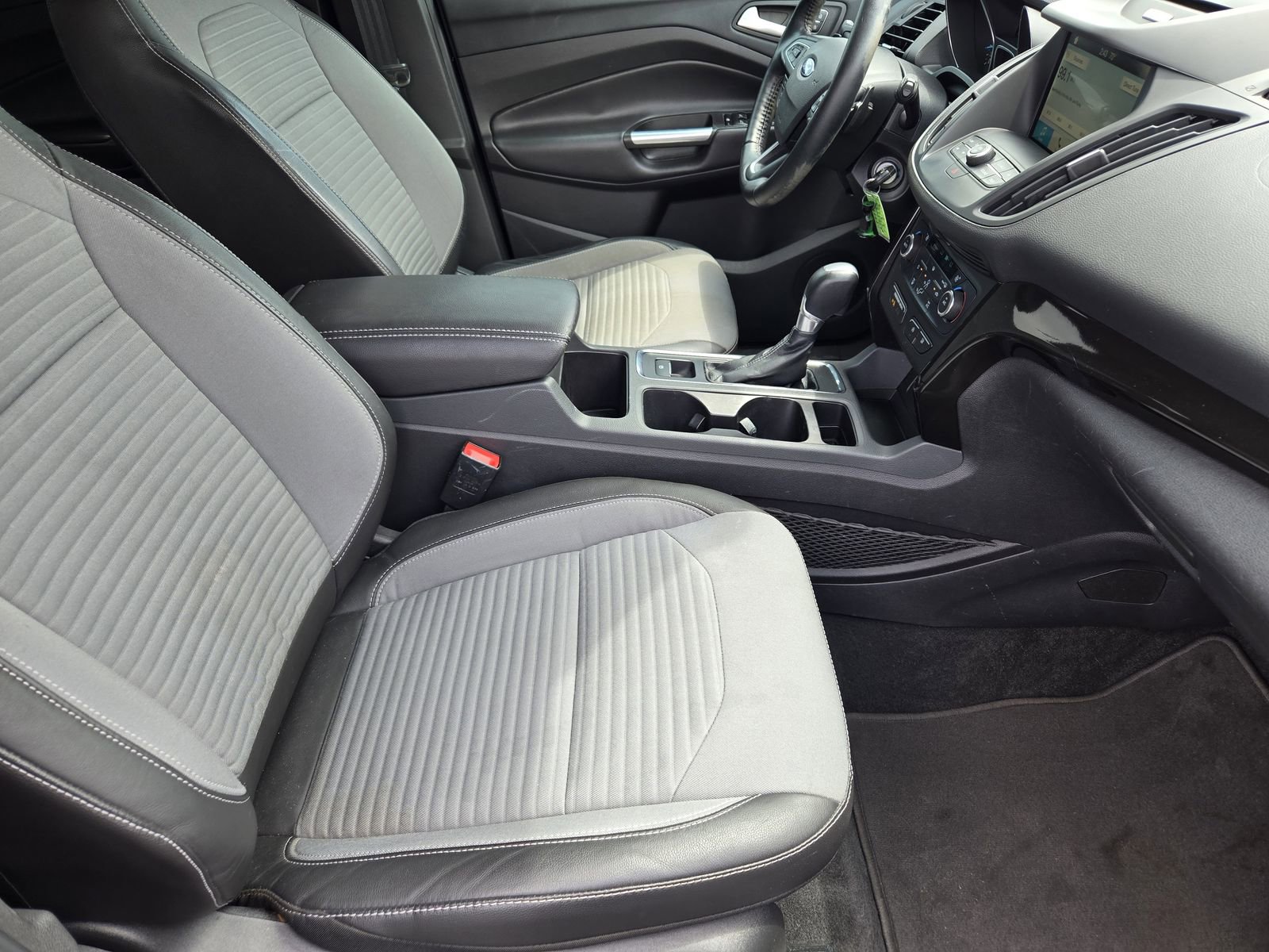 Used 2017 Ford Escape SE w/ Equipment Group 201A FWD image 12