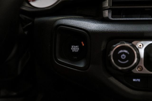 Used 2025 Jeep Gladiator Sport image 62