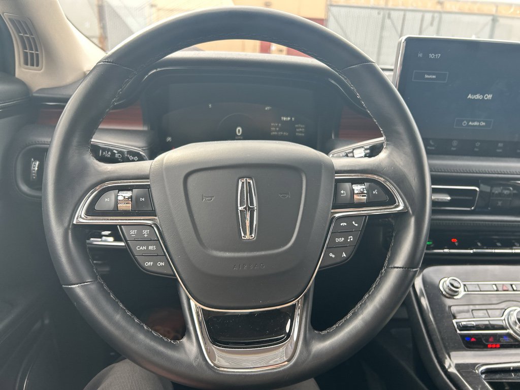 Used 2023 Lincoln Nautilus Reserve image 14
