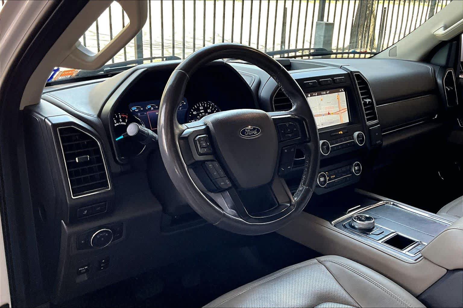 Used 2019 Ford Expedition Limited w/ Equipment Group 302A RWD image 17