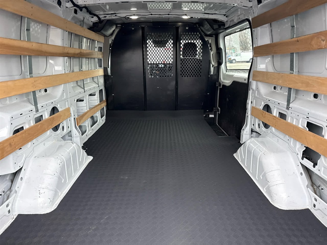 Used 2024 Ford Transit 250 w/ Exterior Upgrade Package image 19