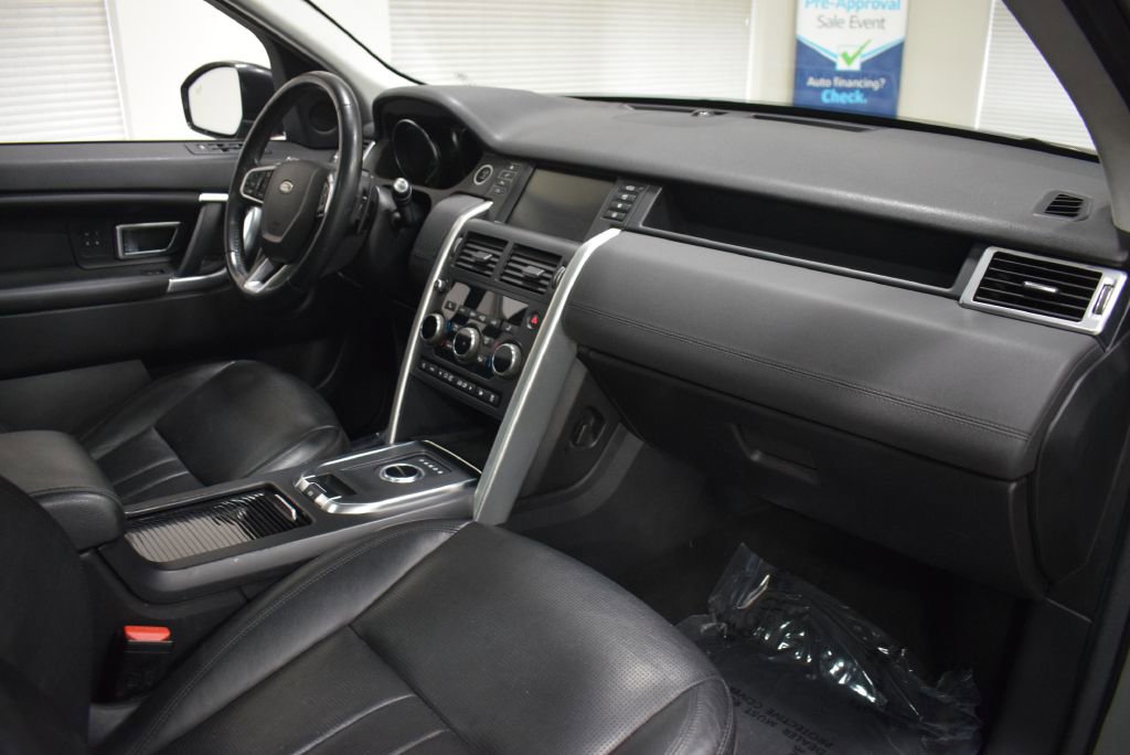 Used 2018 Land Rover Discovery Sport HSE image 19