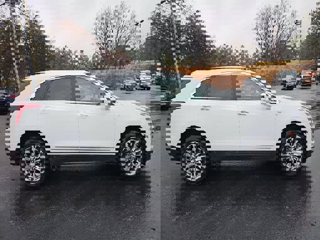Used 2024 Cadillac XT5 Premium Luxury image 2