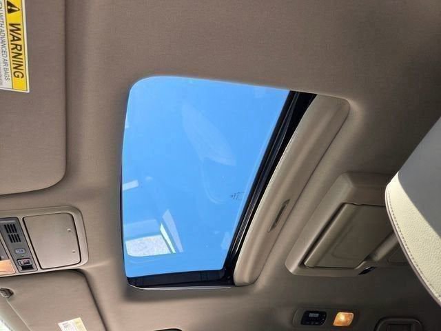 Used 2022 Honda Odyssey Elite image 23