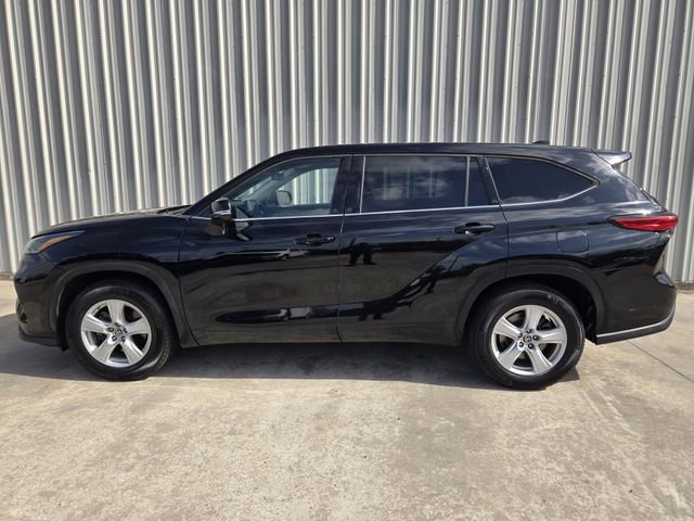 Used 2021 Toyota Highlander LE image 8