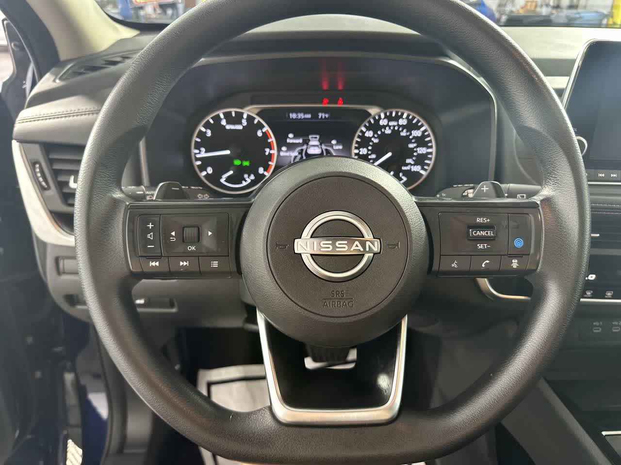 Used 2024 Nissan Rogue SV AWD/4WD image 14