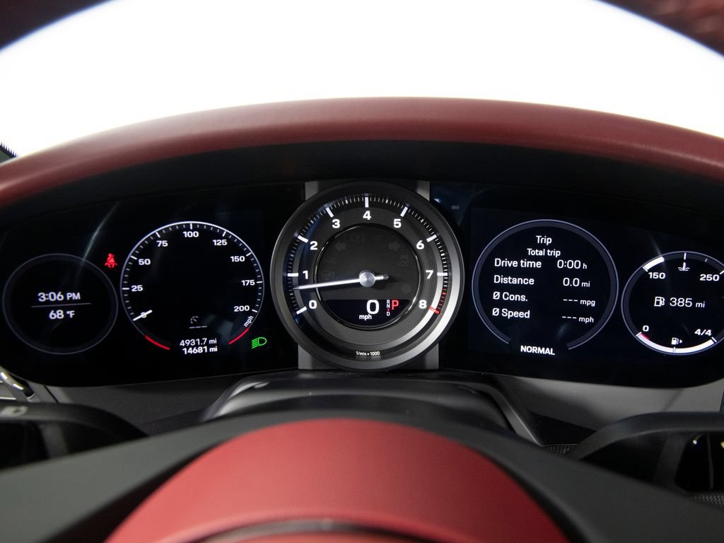 Used 2020 Porsche 911 Carrera 4S AWD/4WD image 17