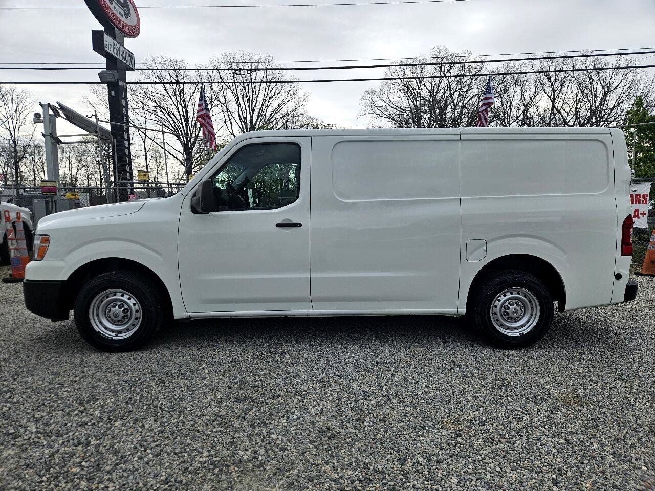 Used 2019 Nissan NV 1500 S image 2