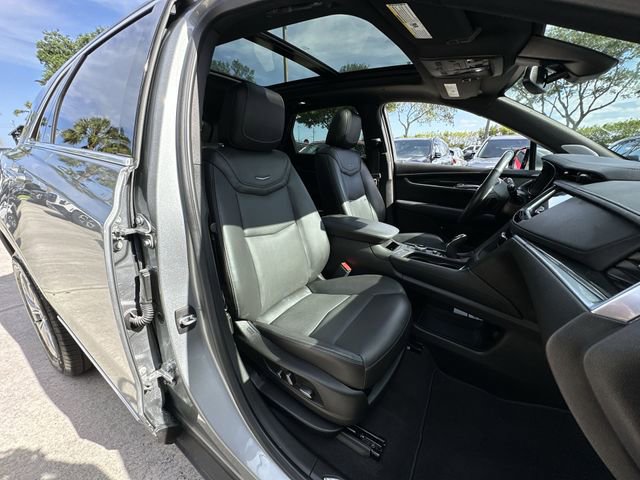 Certified 2023 Cadillac XT5 Premium Luxury w/ LPO, Floor Liner Package FWD image 33
