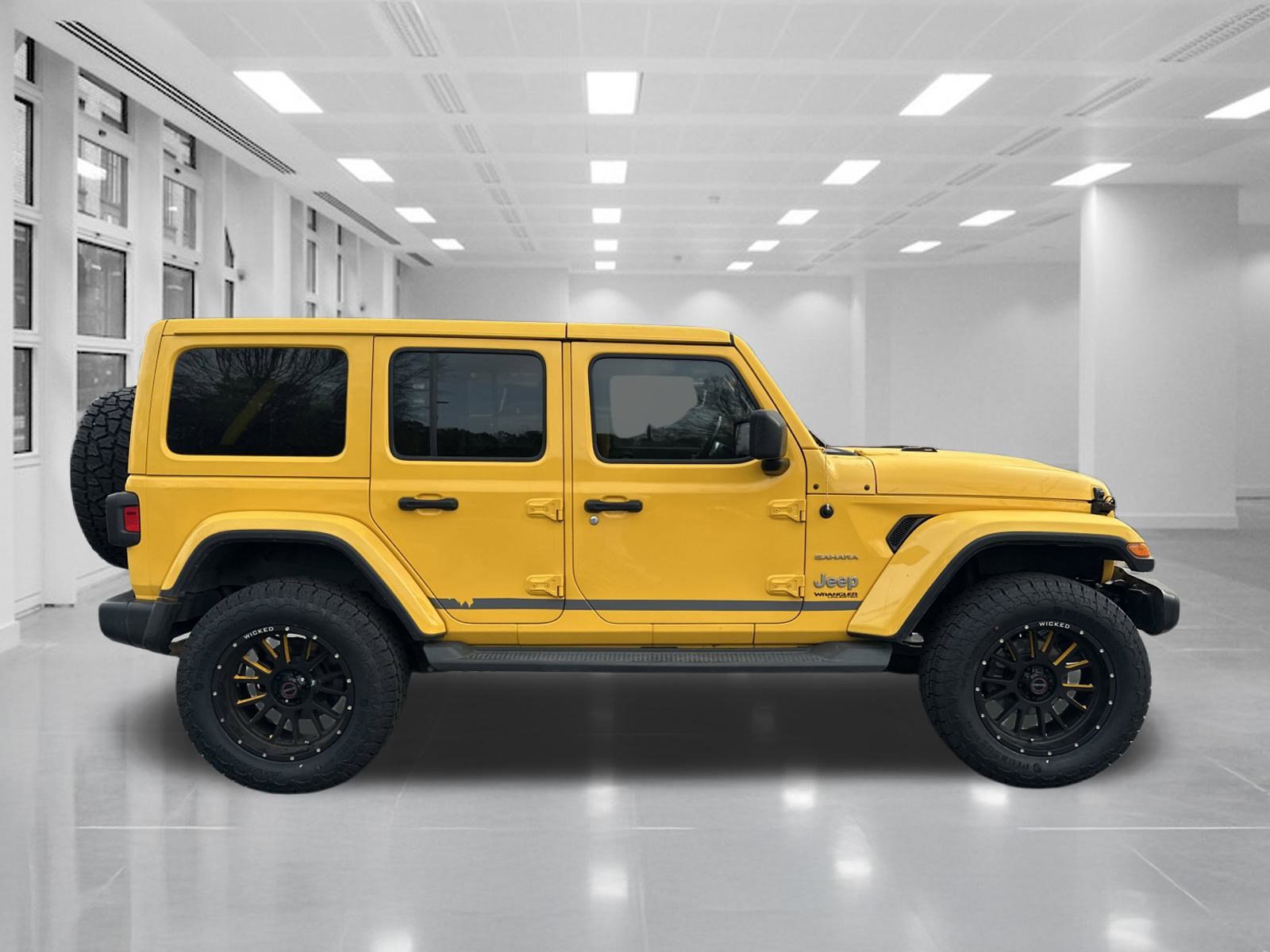 Used 2019 Jeep Wrangler Unlimited Sahara image 4
