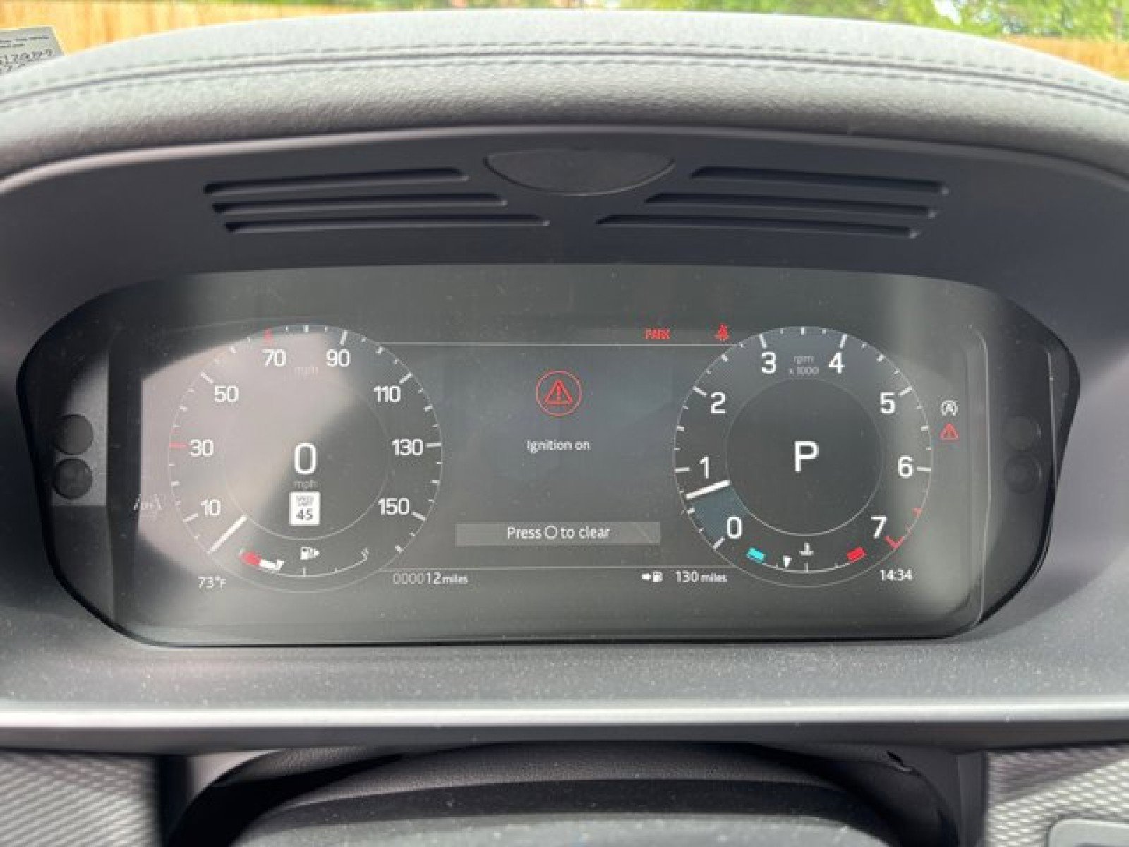 New 2025 Land Rover Discovery Dynamic SE image 24